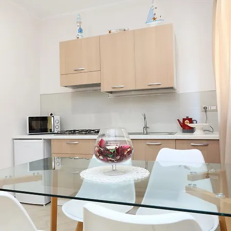 La Casetta Del Borgo شقة تْشيفالو